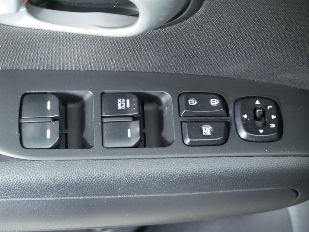 Used 2016 Kia Soul Base image 21