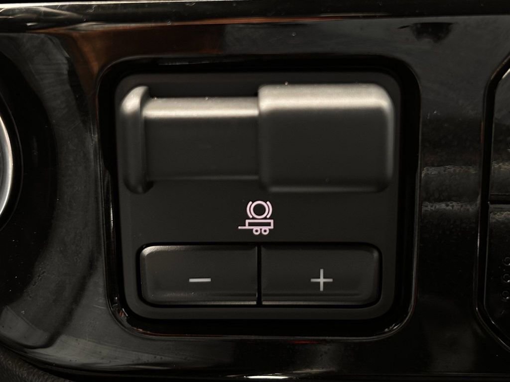 Used 2024 GMC Sierra 1500 Elevation w/ Elevation Premium Package image 22