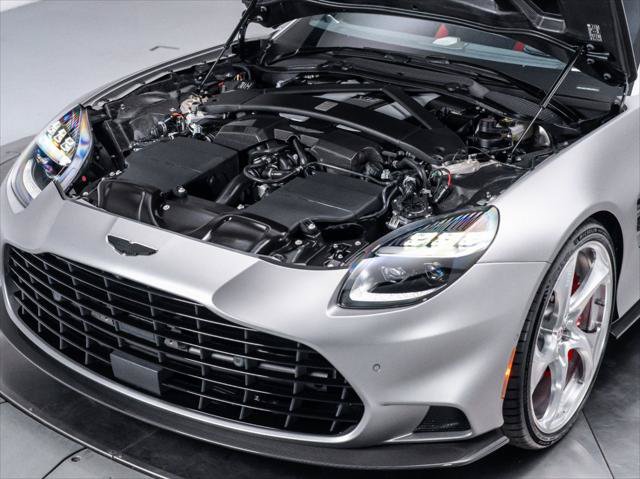 Used 2025 Aston Martin Vanquish RWD image 40