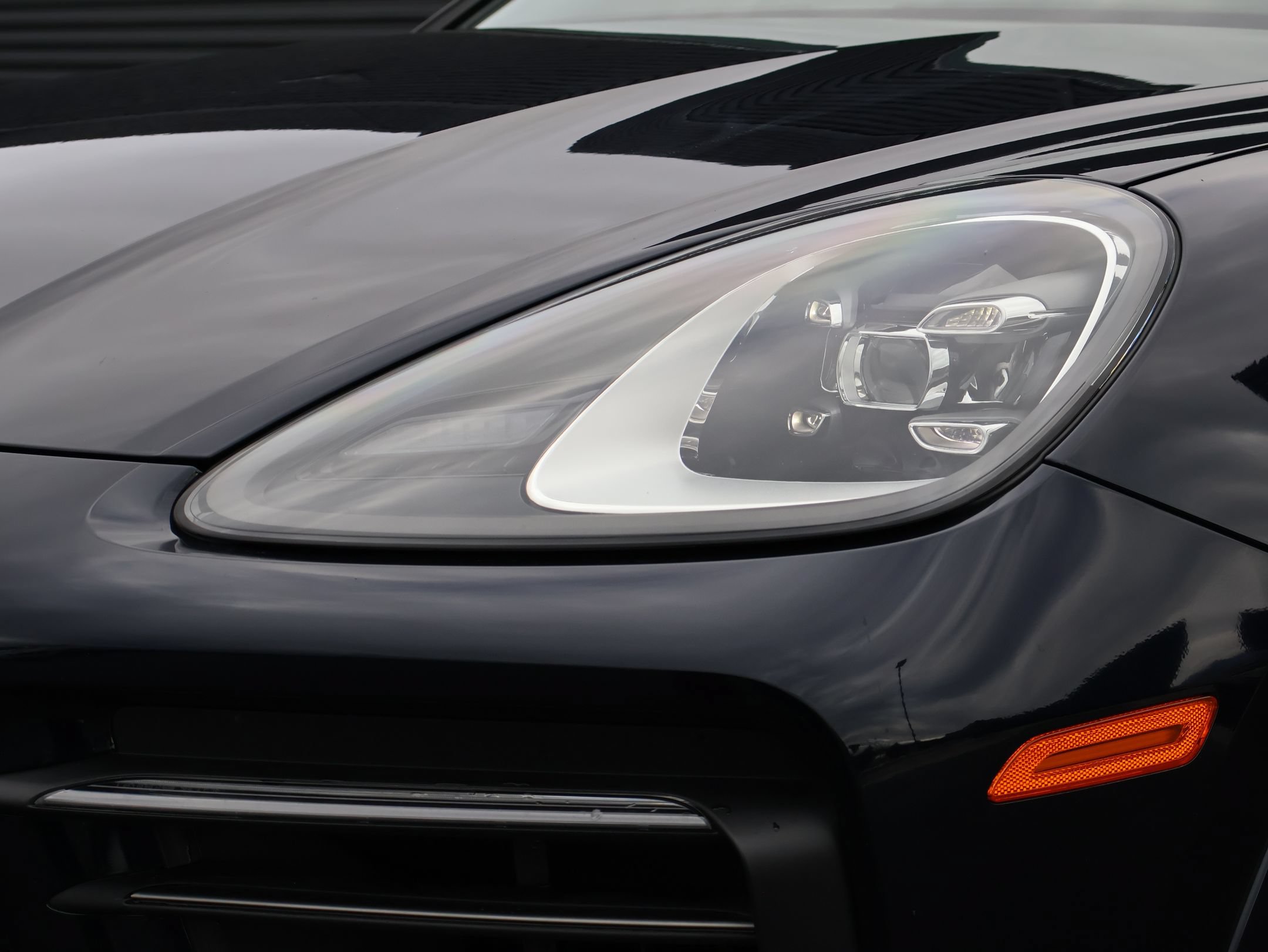 Certified 2023 Porsche Cayenne Platinum Edition AWD/4WD image 13