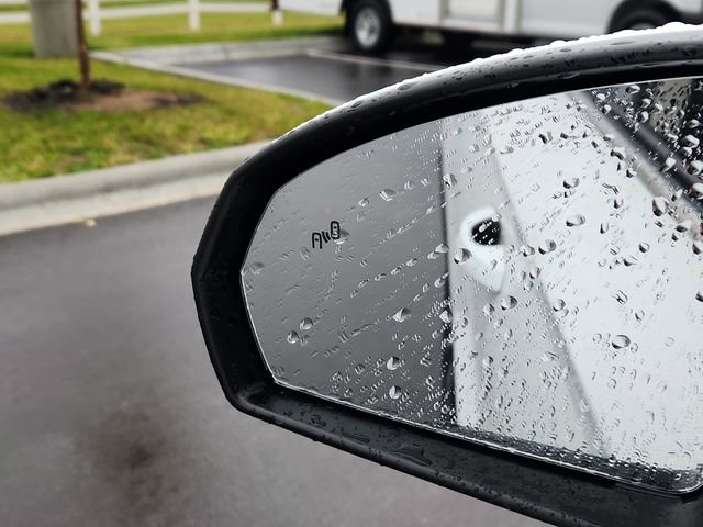 Used 2024 Volkswagen Taos SE image 33