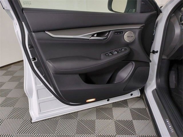 Certified 2025 INFINITI QX55 Essential image 18