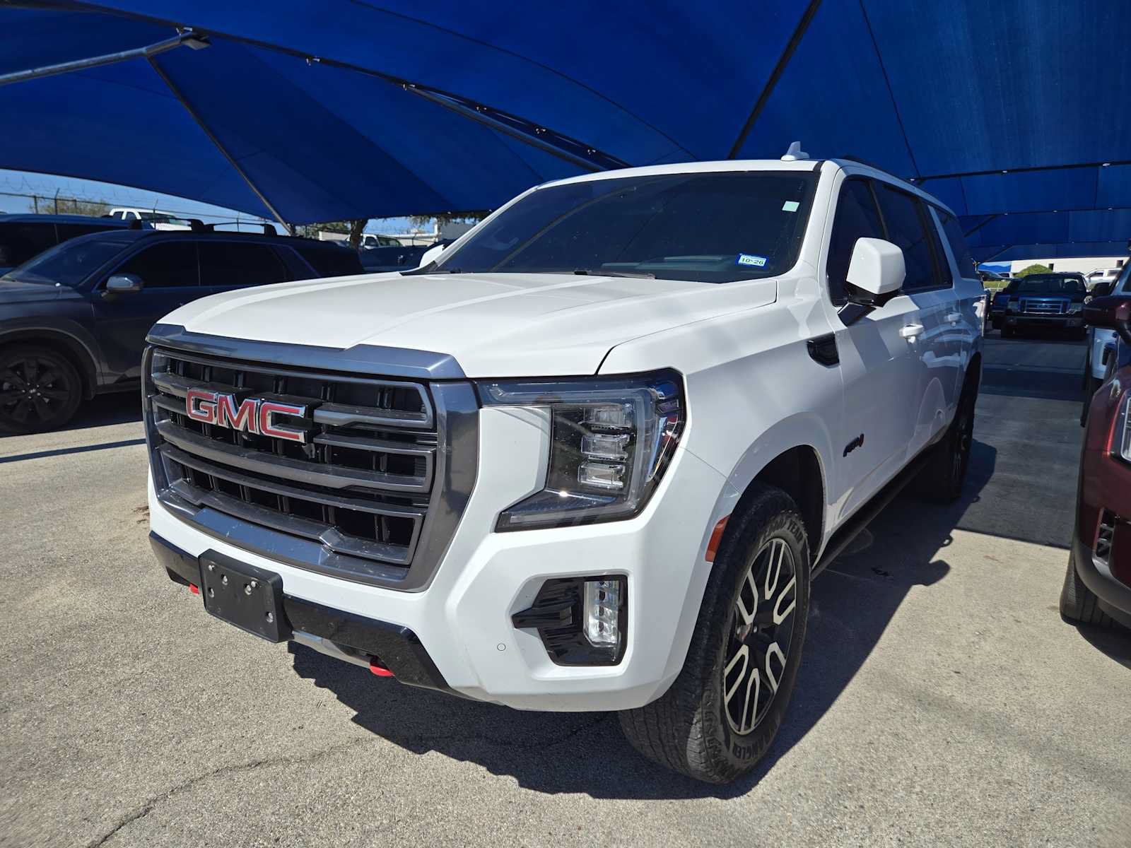 Used 2024 GMC Yukon XL AT4 w/ Technology Package AWD/4WD image 1