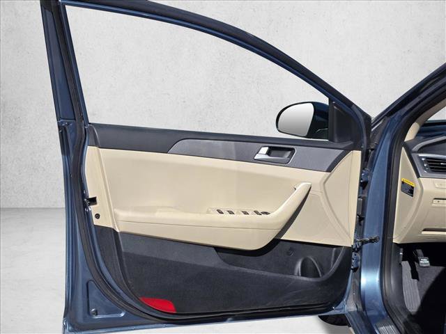 Used 2016 Hyundai Sonata SE image 12