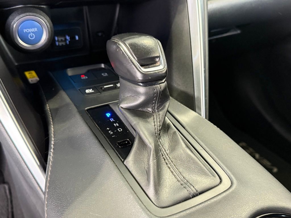 Certified 2021 Toyota Venza LE image 28