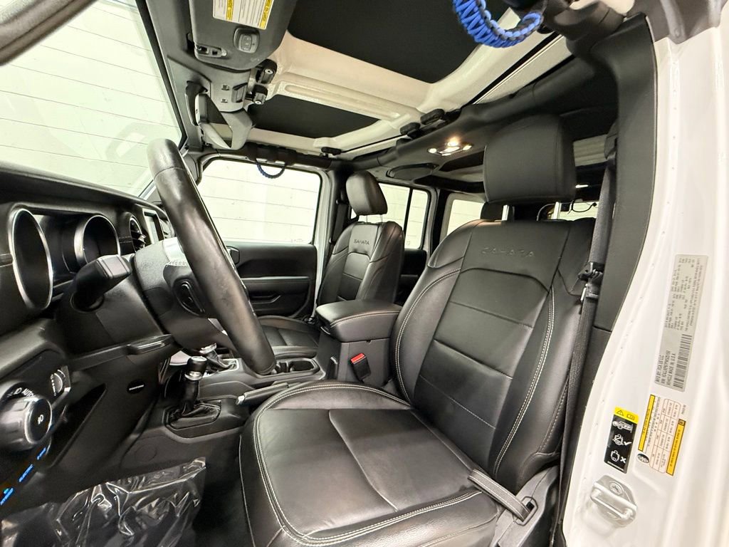 Used 2023 Jeep Wrangler Sahara w/ Cold Weather Group image 32