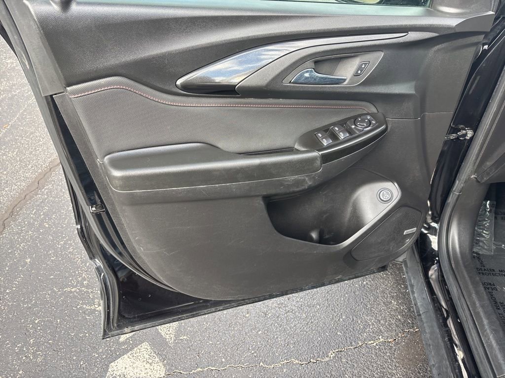 Used 2022 Chevrolet TrailBlazer RS w/ Sun and Liftgate Package image 28