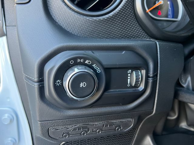 Used 2025 Jeep Wrangler Unlimited Rubicon w/ Safety Group AWD/4WD image 26