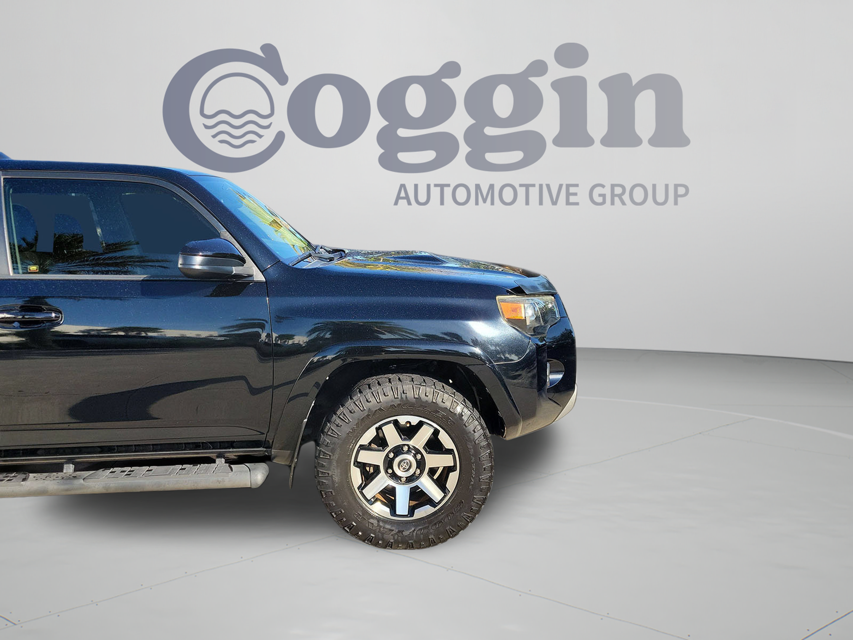 Used 2017 Toyota 4Runner TRD Off-Road AWD/4WD image 37