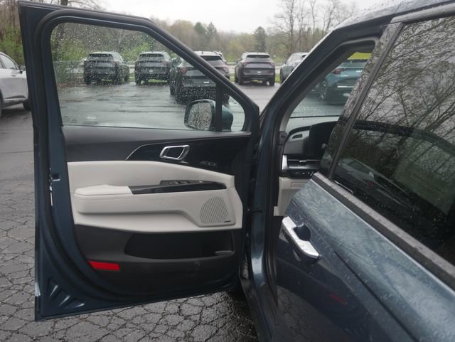 Used 2024 Kia Carnival SX Prestige image 19