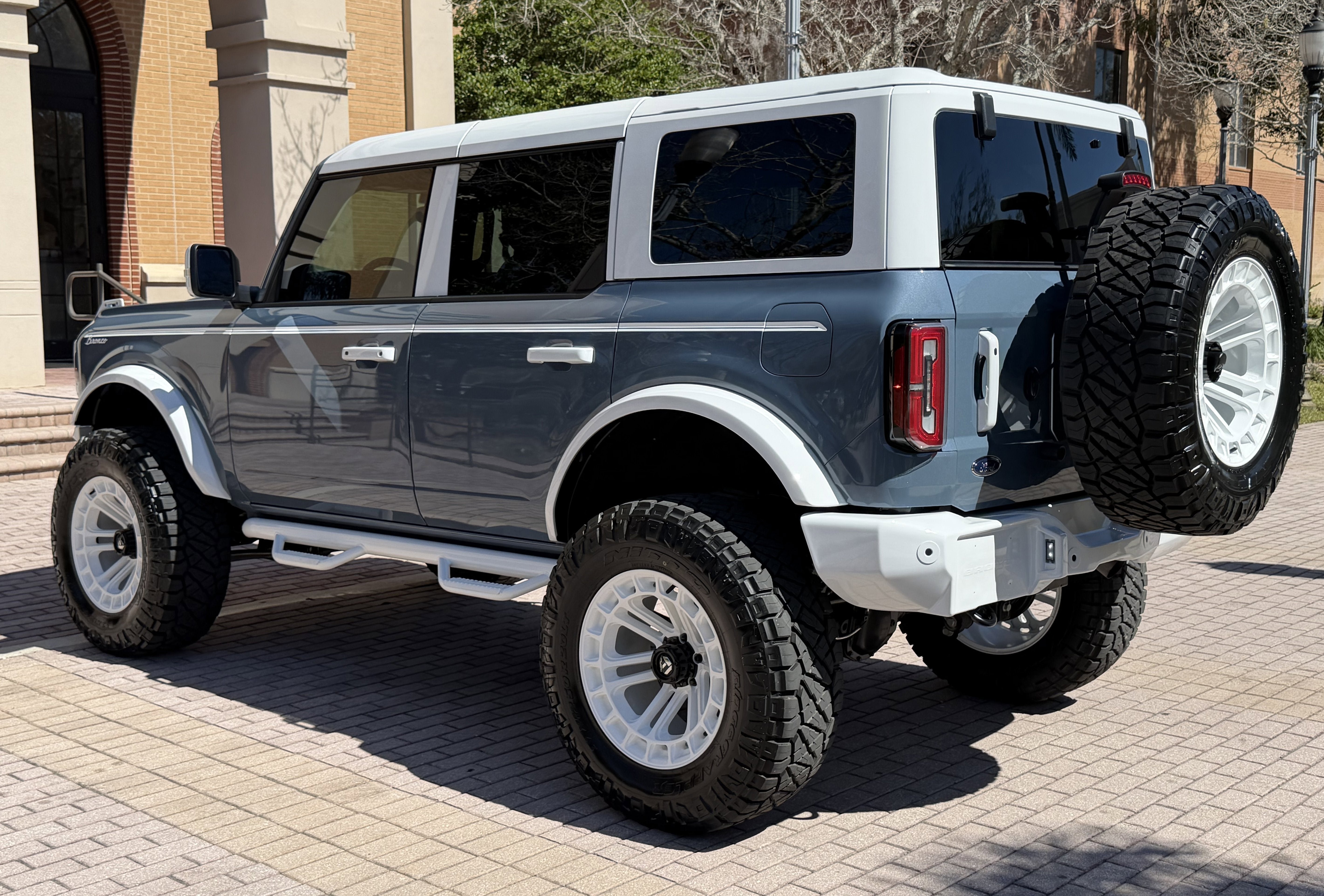 Used 2025 Ford Bronco Outer Banks AWD/4WD image 16