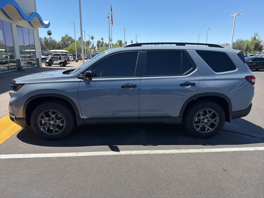 Certified 2025 Honda Pilot TrailSport image 8