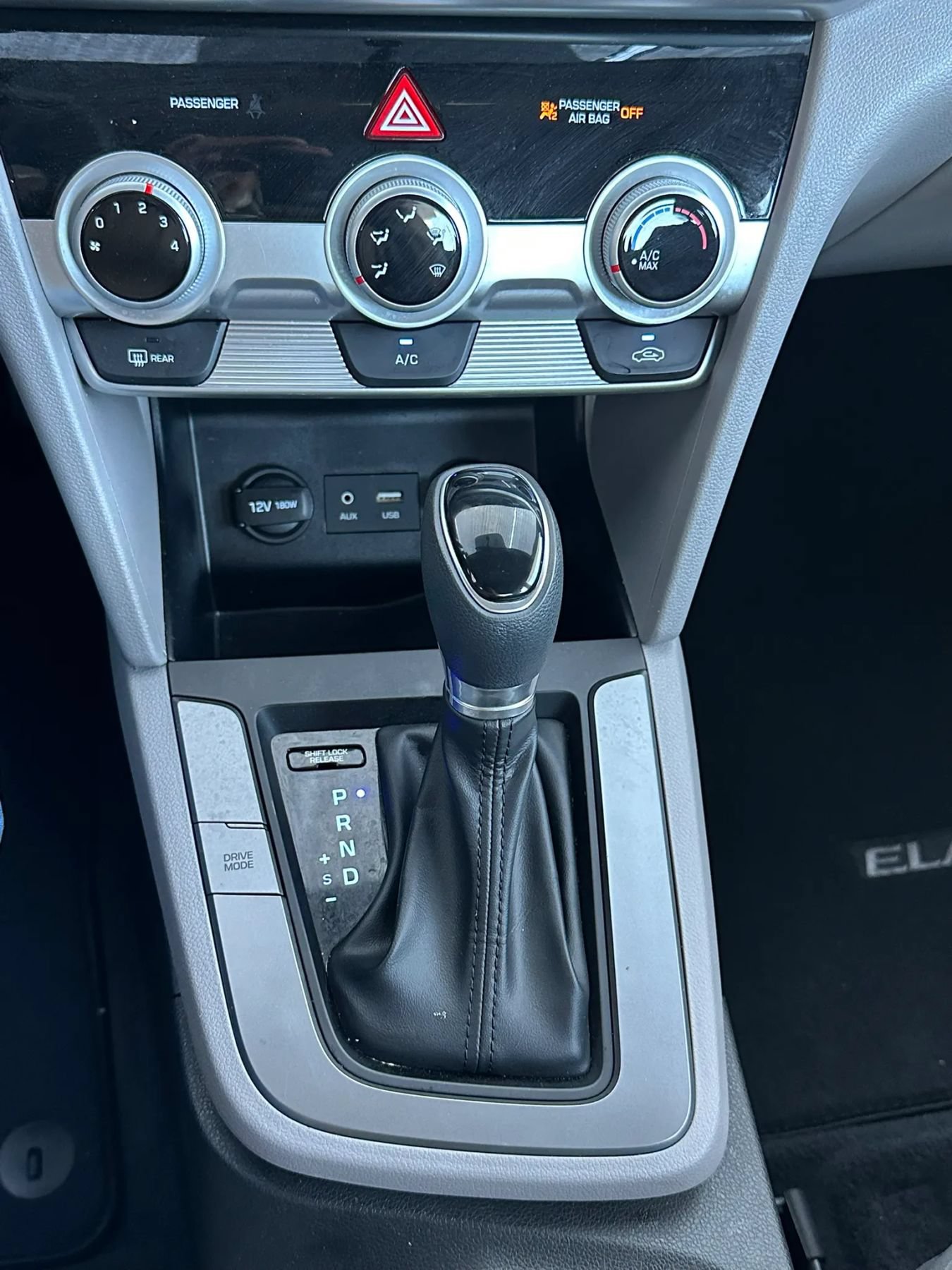 Used 2019 Hyundai Elantra SE FWD image 16