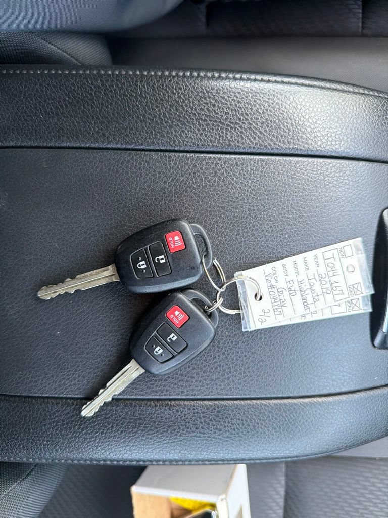 Used 2019 Toyota Highlander LE FWD image 27