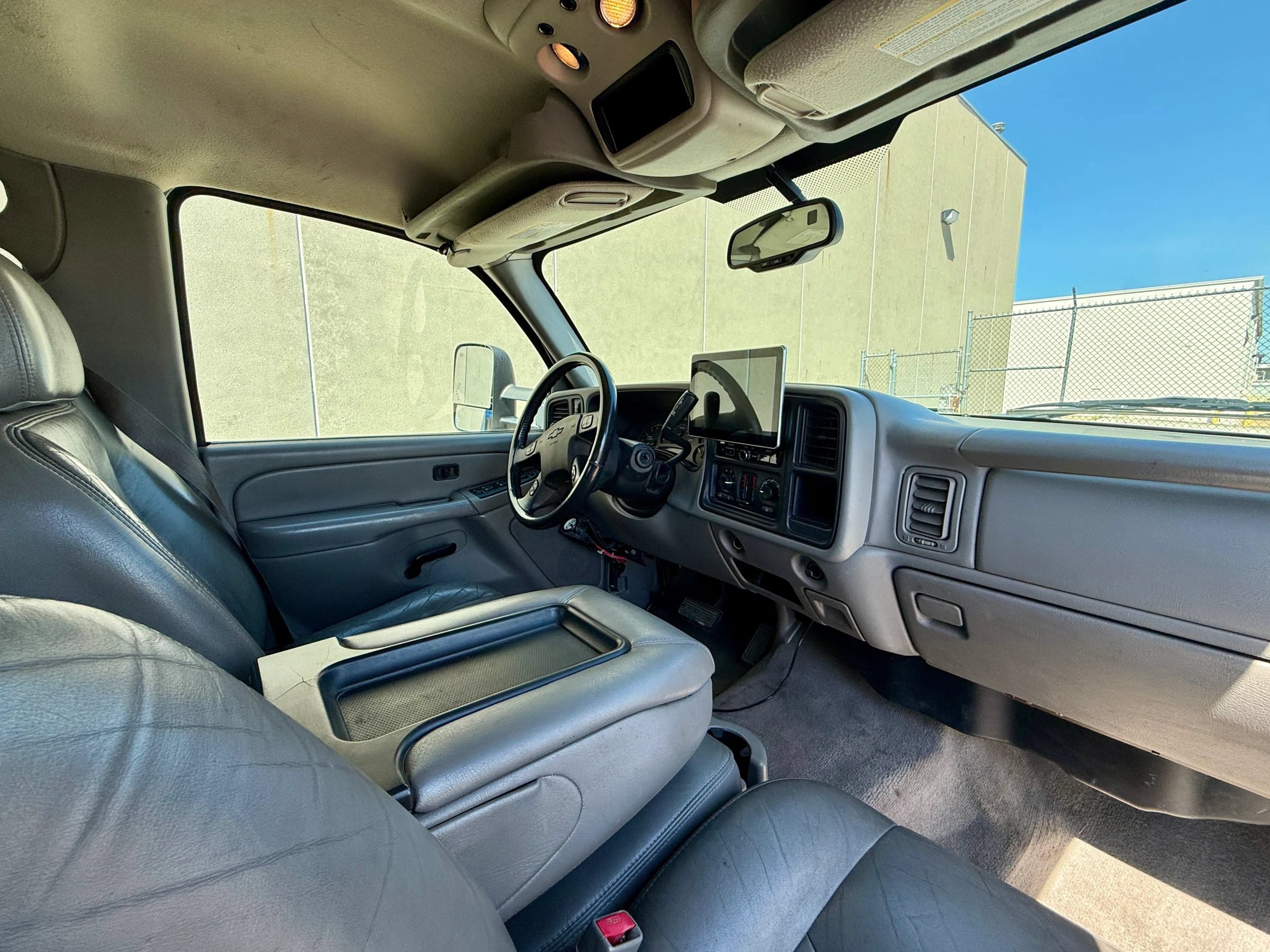 Used 2004 Chevrolet Silverado 3500 4x4 Crew Cab w/ Heavy-Duty Power Package image 22