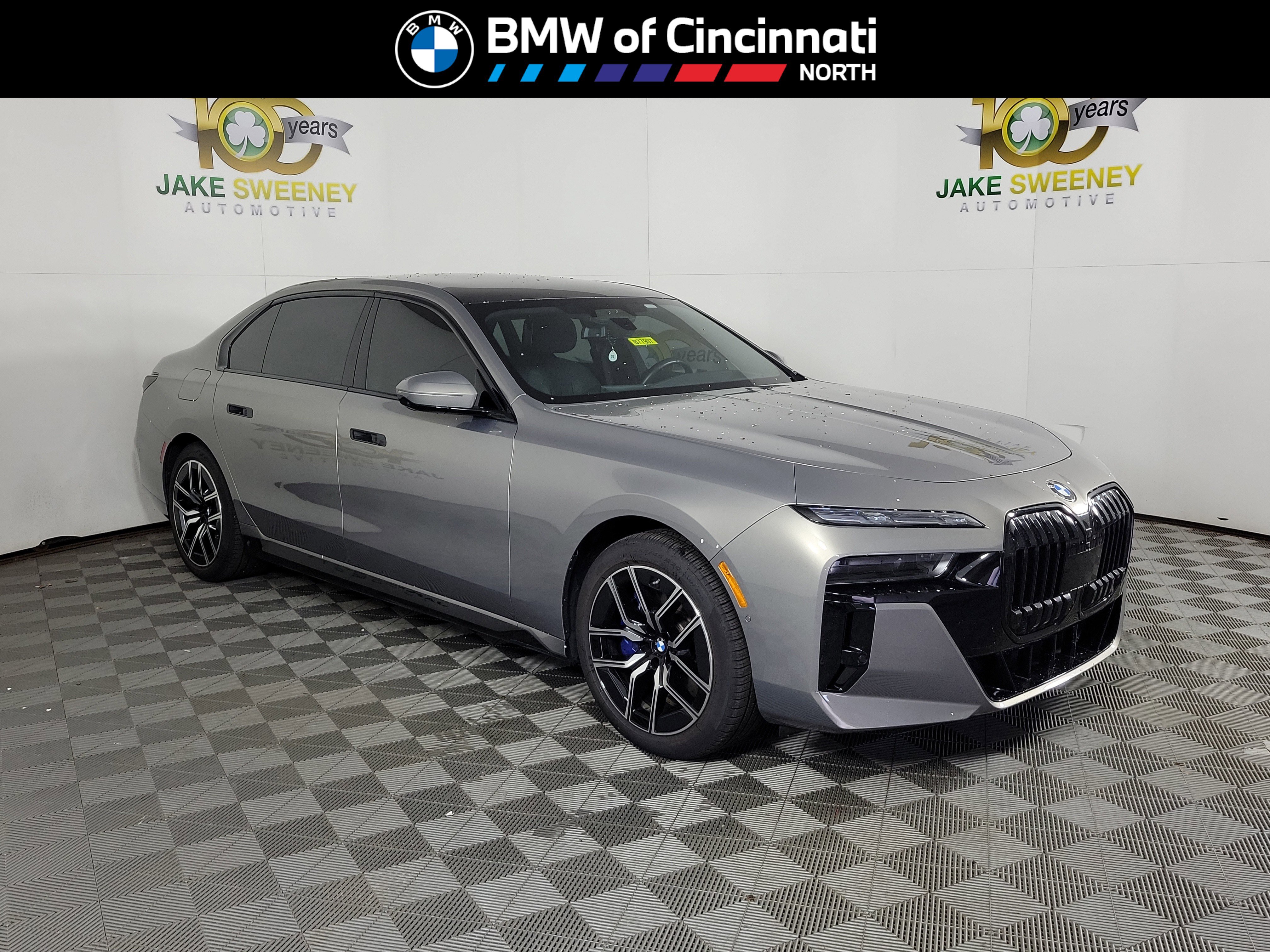 Certified 2023 BMW 740i w/ Executive Package image 1