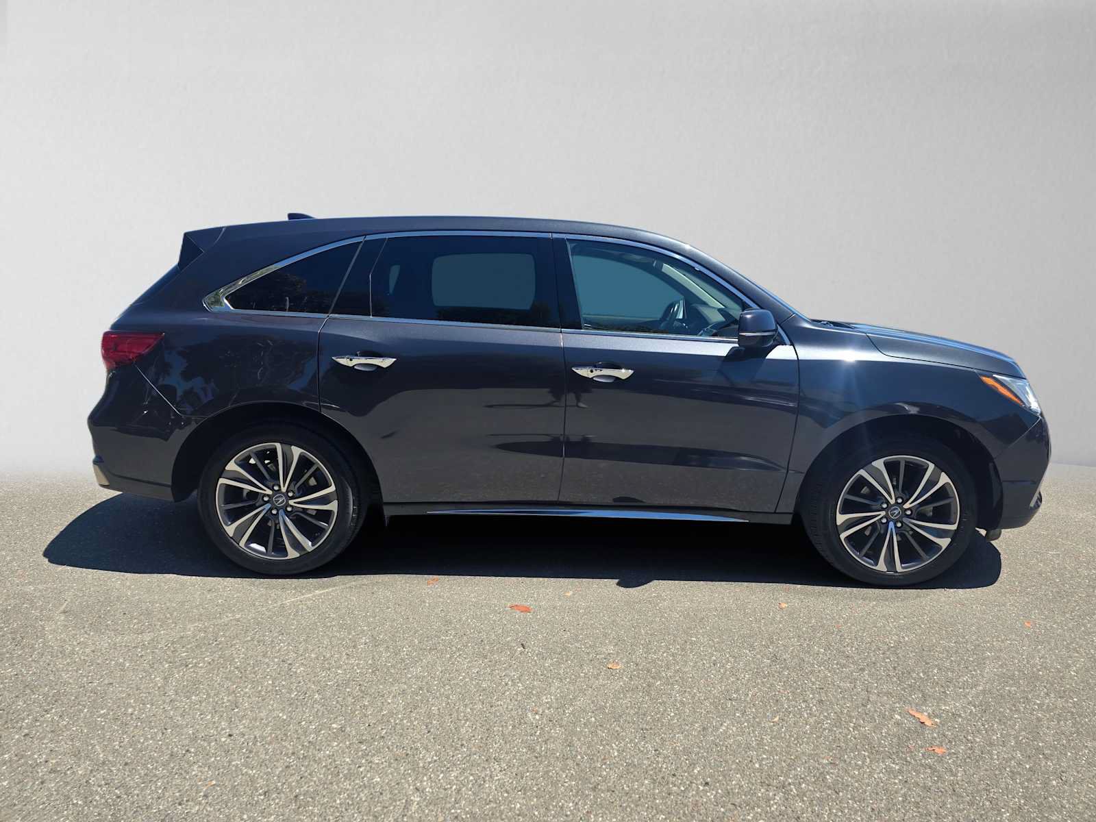 Used 2019 Acura MDX w/ Technology Package FWD image 2