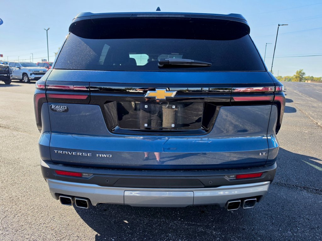Used 2024 Chevrolet Traverse LT w/ LPO, Floor Liner Package AWD/4WD image 5