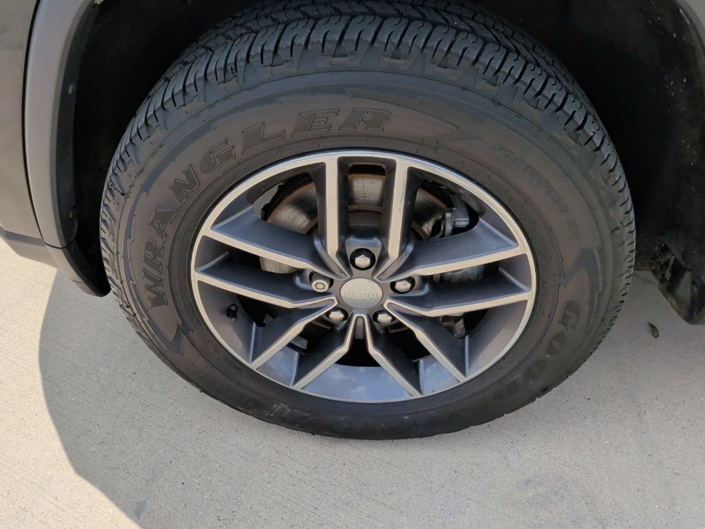 Used 2017 Jeep Grand Cherokee Limited AWD/4WD image 47