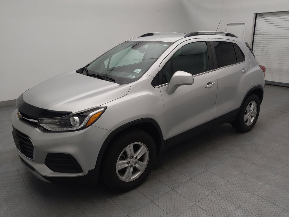 Used 2020 Chevrolet Trax LT w/ LT Convenience Package AWD/4WD image 2