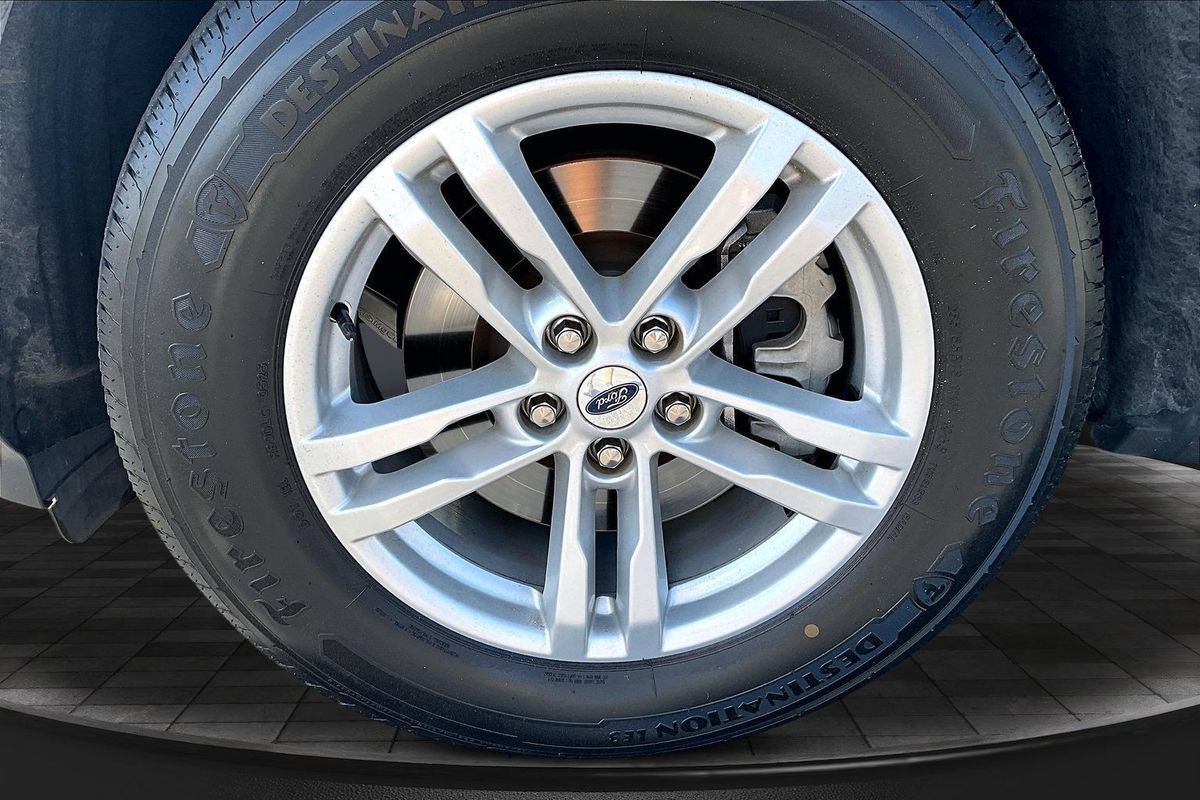 Used 2022 Ford Explorer XLT w/ Class IV Trailer Tow Package AWD/4WD image 37