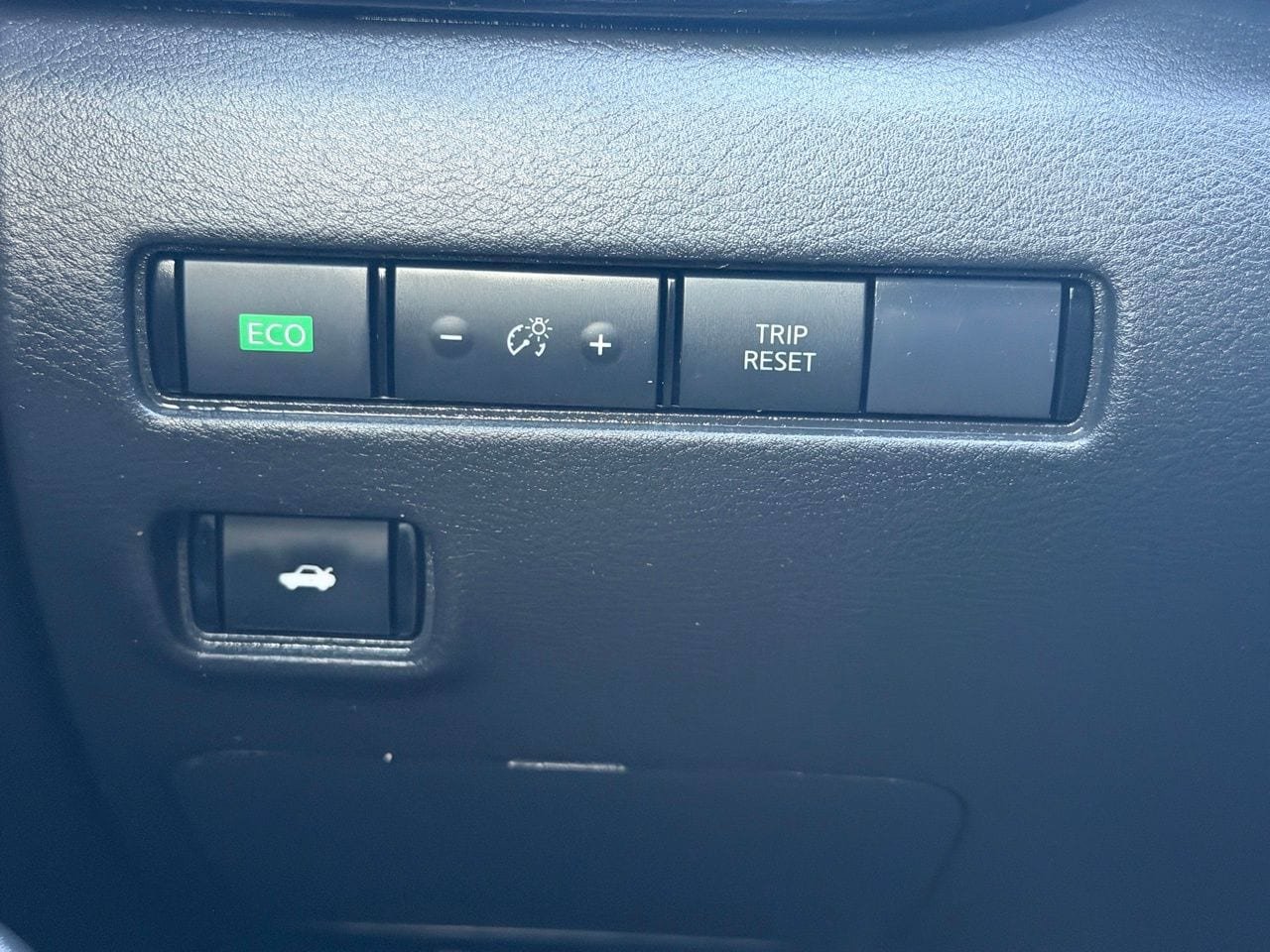 Certified 2024 Nissan Sentra SV FWD image 19