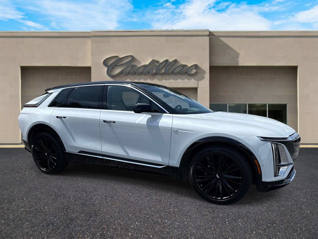New 2026 Cadillac Lyriq Signature Luxury w/ LPO, Blue Accent Package AWD/4WD image 1