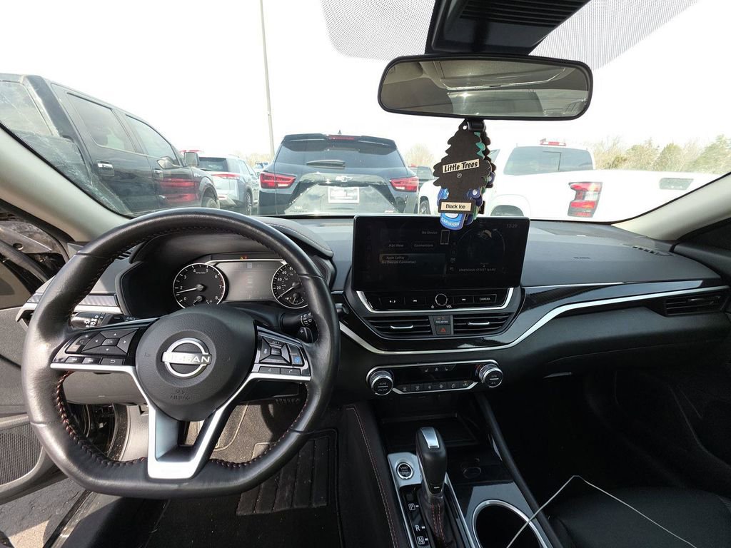 Used 2024 Nissan Altima 2.0 SR image 39