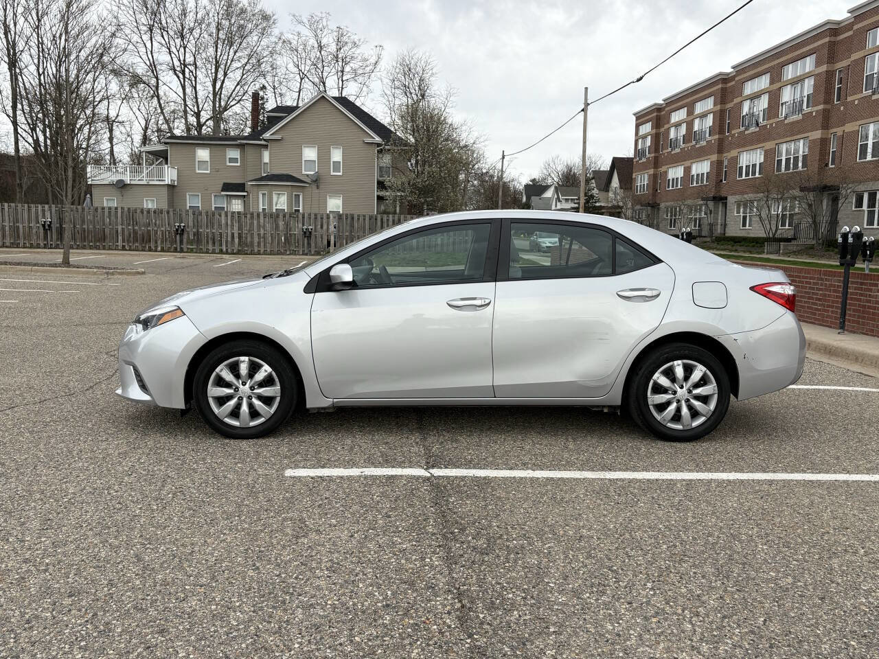 Used 2015 Toyota Corolla LE FWD image 4