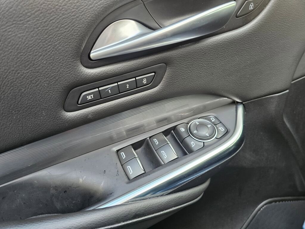 Used 2025 Cadillac XT4 Premium Luxury image 27