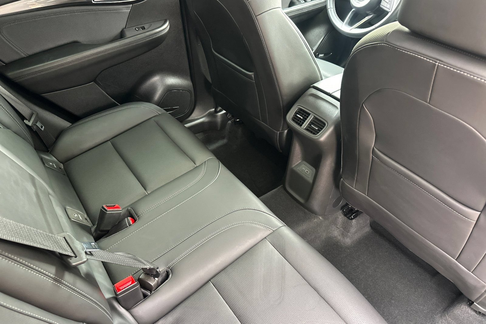 Used 2024 Buick Envision Preferred AWD/4WD image 18