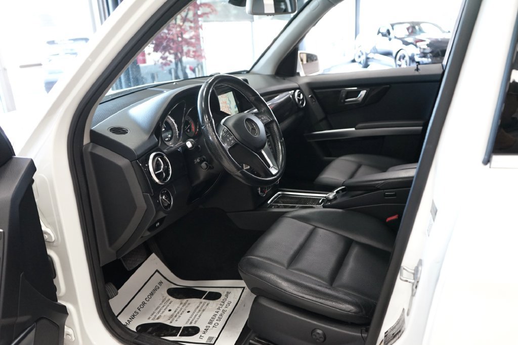 Used 2015 Mercedes-Benz GLK 350 4MATIC image 25
