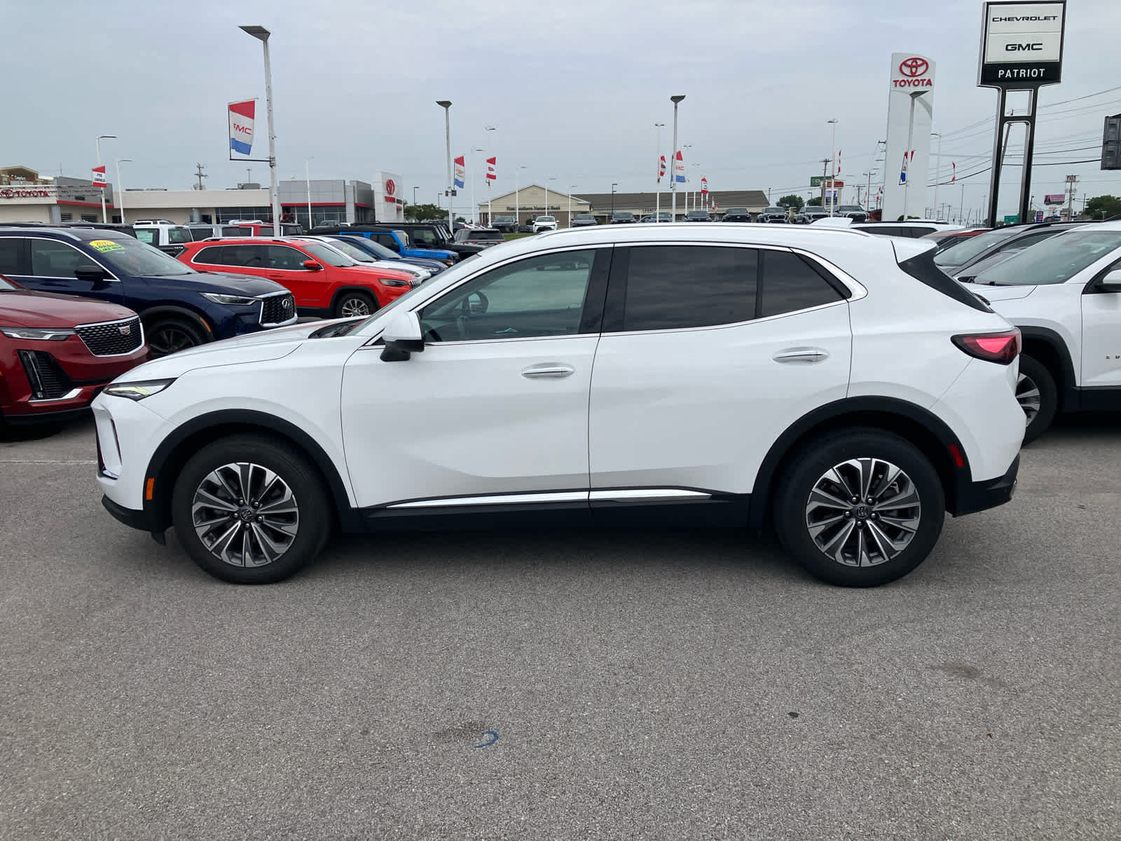 Used 2024 Buick Envision Preferred AWD/4WD image 4