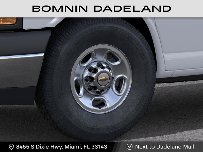 New 2027 Chevrolet Express 3500 LT RWD image 9
