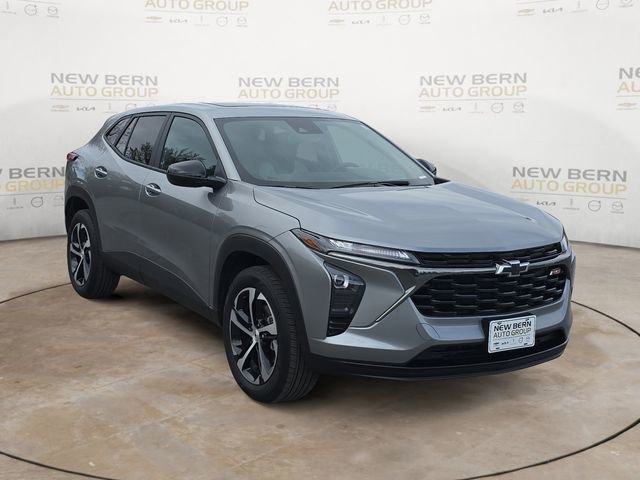 Used 2025 Chevrolet Trax RS w/ Sunroof Package image 7