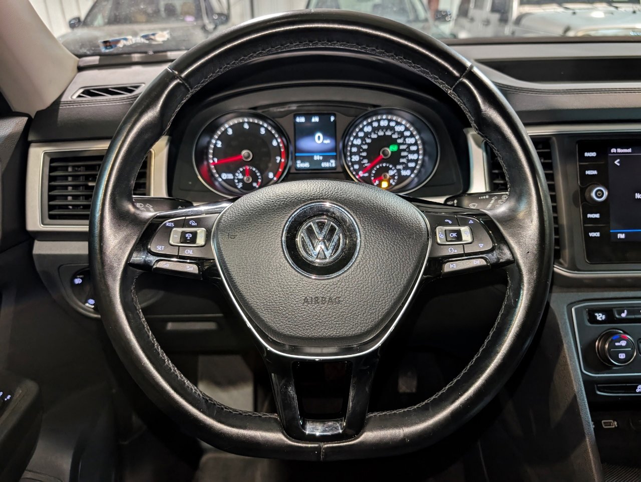 Used 2018 Volkswagen Atlas SE image 36