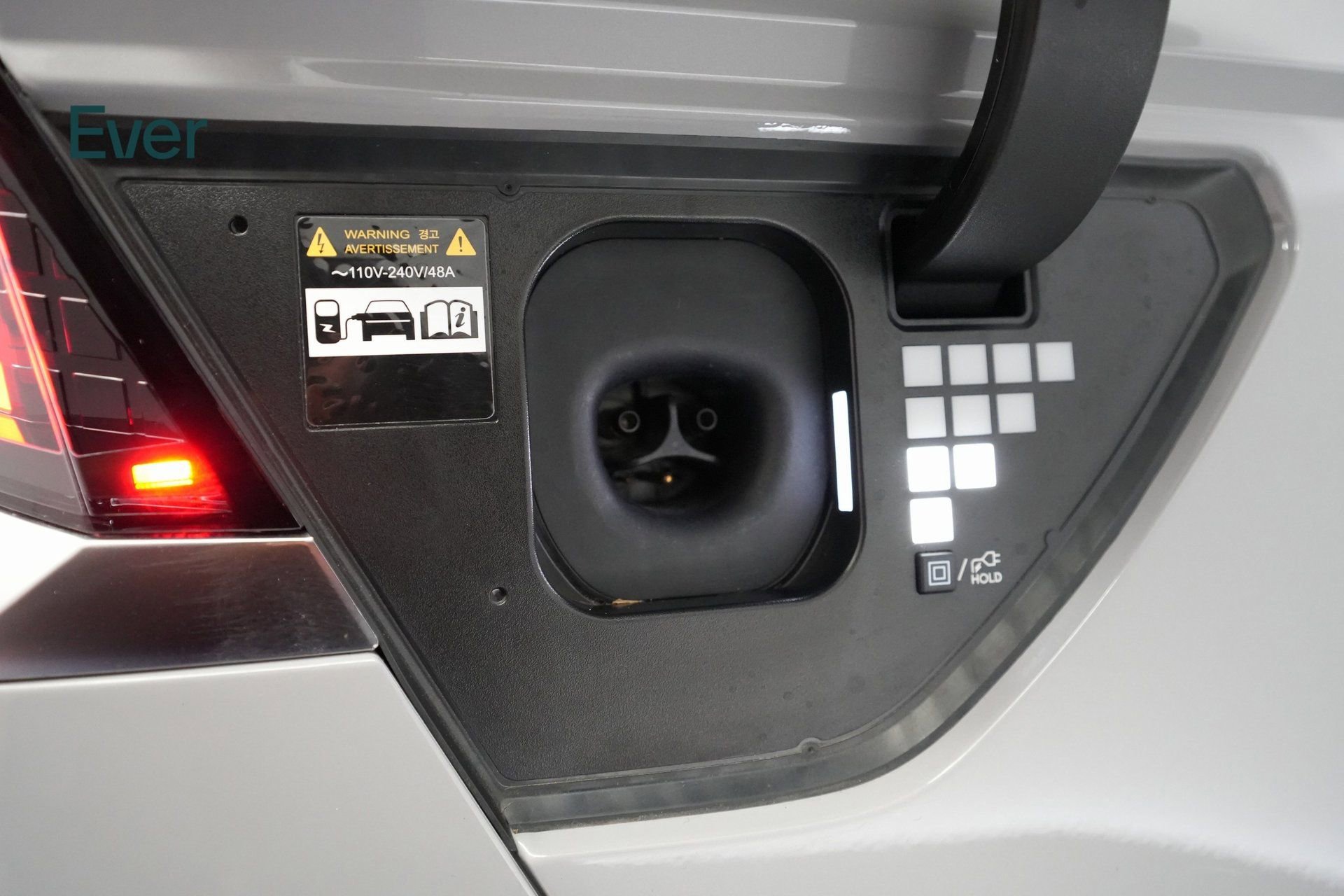 Used 2025 Hyundai Ioniq 5 Limited image 23