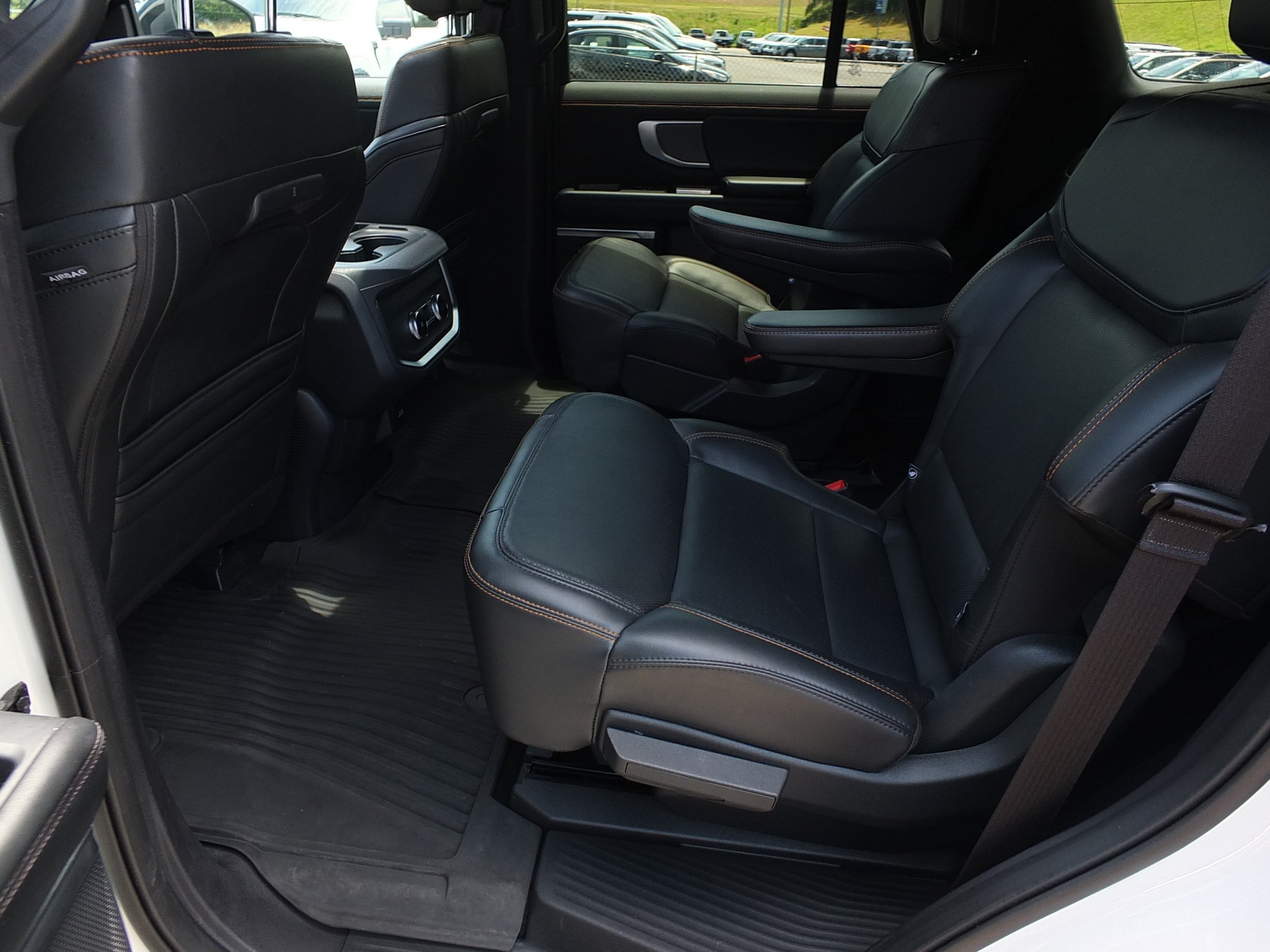 Used 2025 Ford Expedition Tremor AWD/4WD image 13