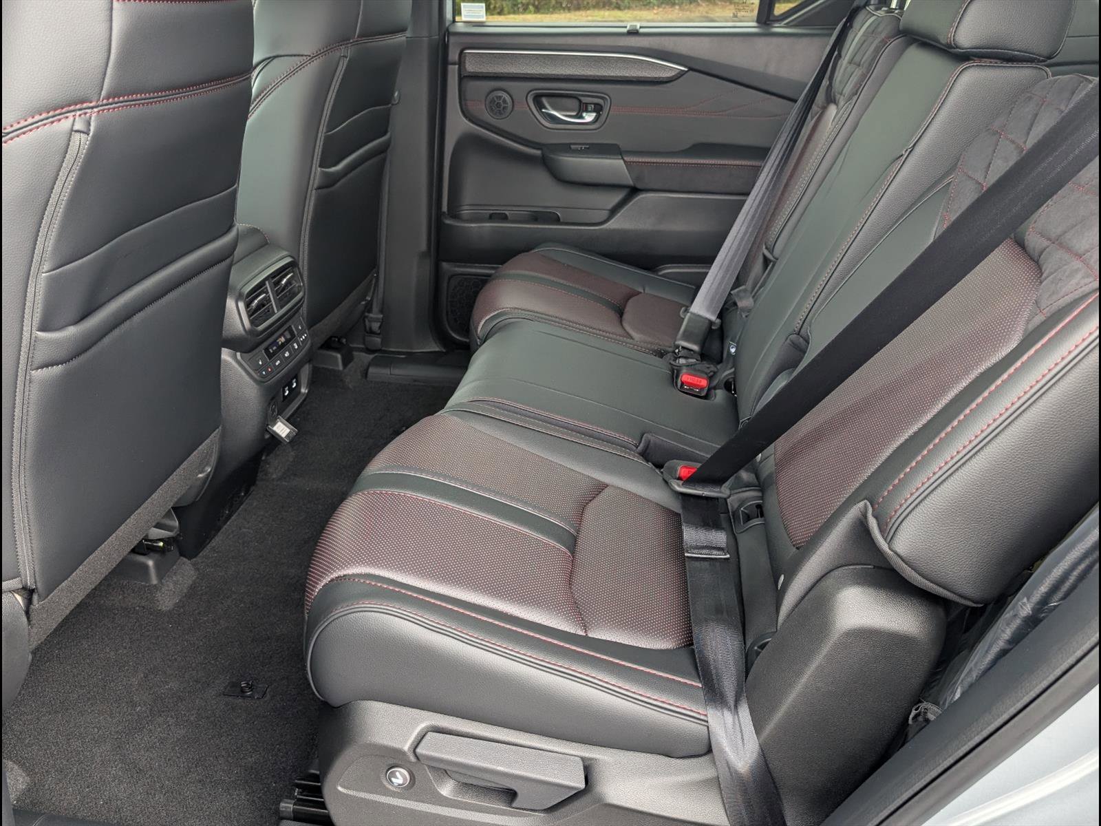 New 2026 Honda Pilot Black Edition image 10