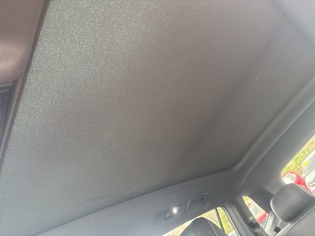 Used 2022 Volkswagen Tiguan SE R-Line image 11