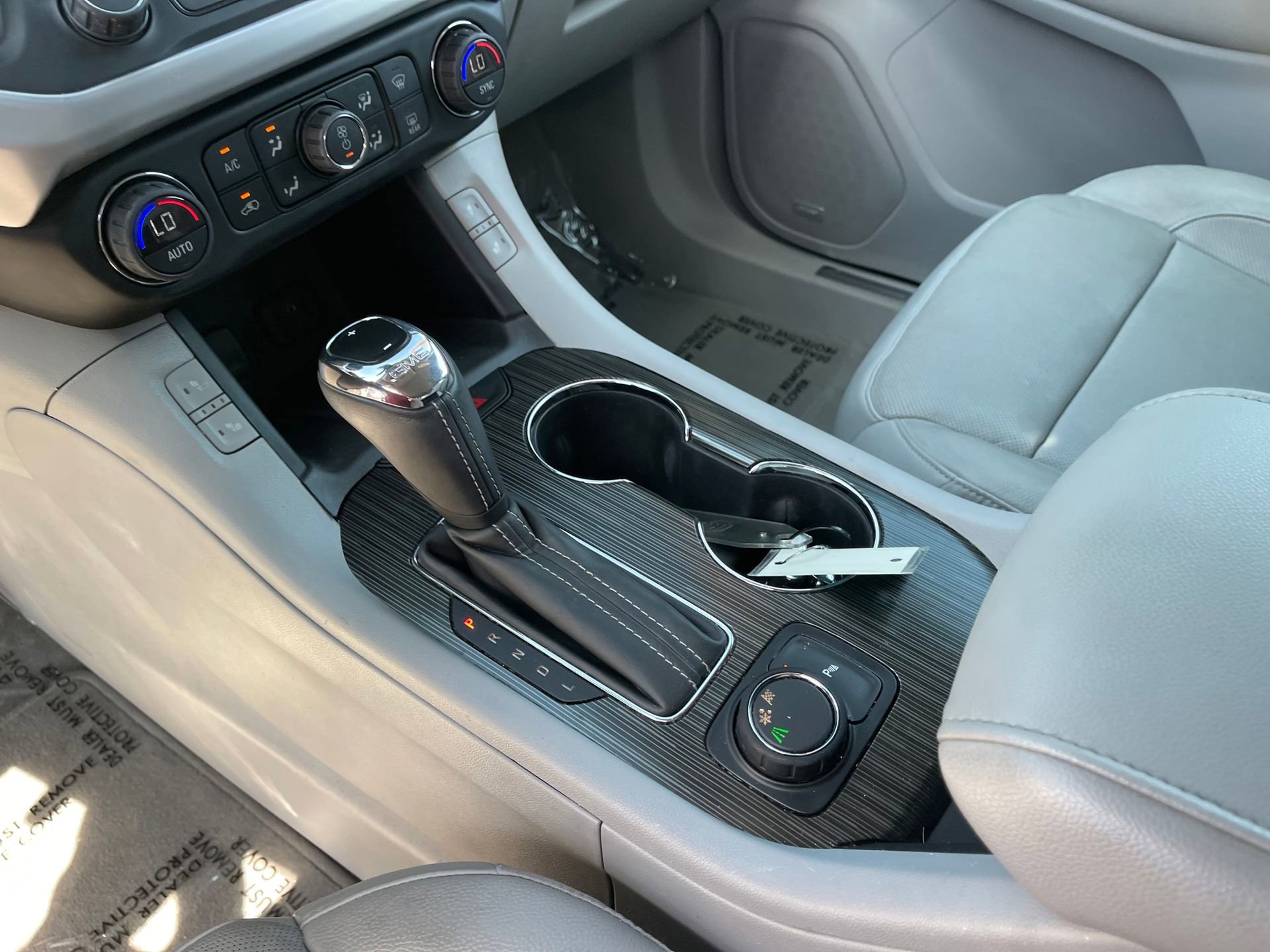 Used 2017 GMC Acadia SLT image 18