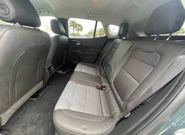 Used 2025 Chevrolet Trax LT w/ LT Convenience Package image 6