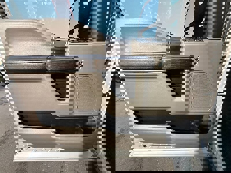 Used 2015 Ford F150 XLT image 20