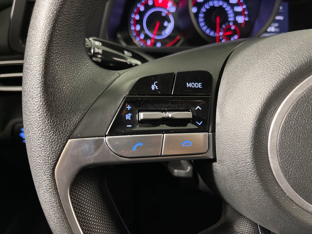 Used 2021 Hyundai Elantra SE FWD image 28