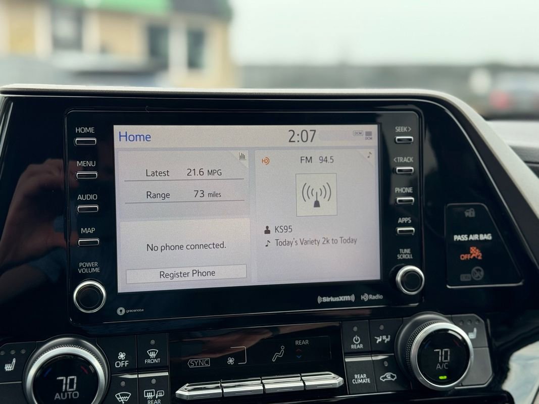 Used 2021 Toyota Highlander XLE image 20