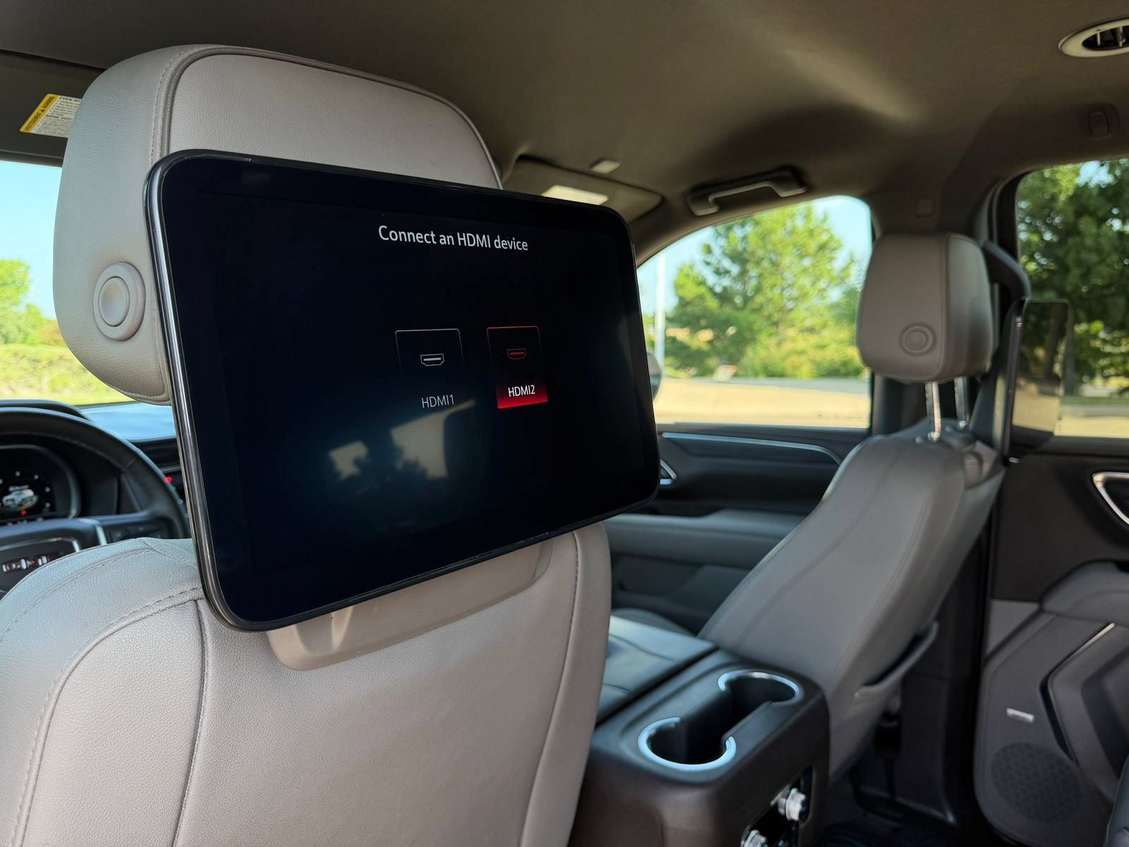 Used 2023 GMC Yukon XL SLT w/ SLT Luxury Package RWD image 27