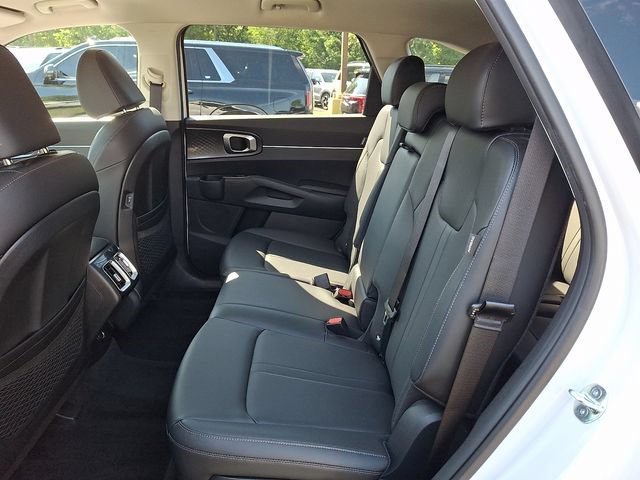 Certified 2025 Kia Sorento S AWD/4WD image 11