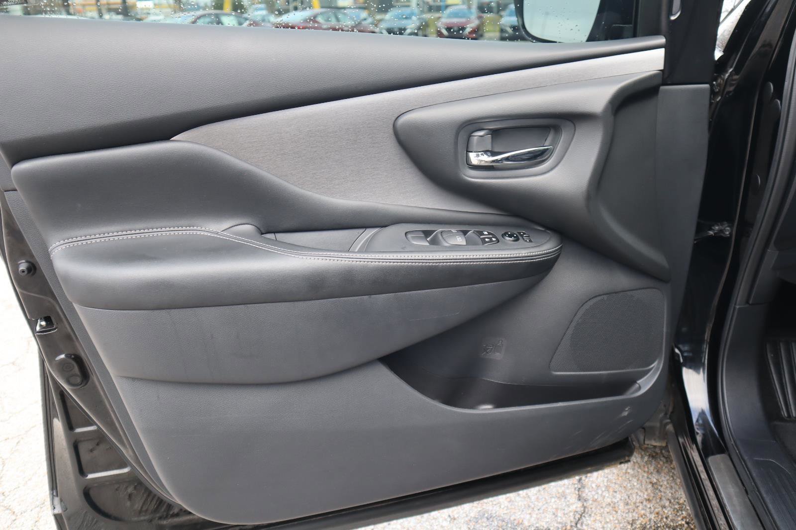 Certified 2024 Nissan Murano SV w/ SV Midnight Edition Package image 16