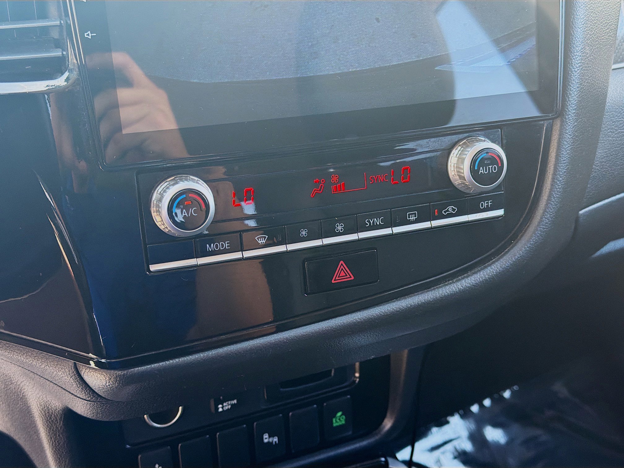 Used 2020 Mitsubishi Outlander SEL AWD/4WD image 14