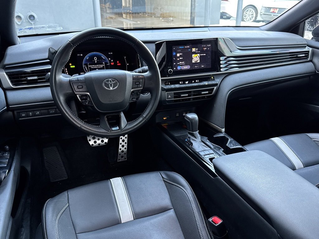 Used 2025 Toyota Camry SE image 7